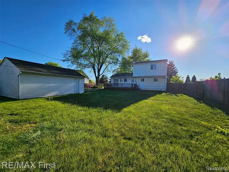 47564 Ryan Rd — Photo 3