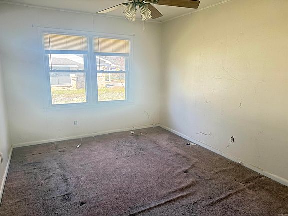 4th image of 200 Grace St