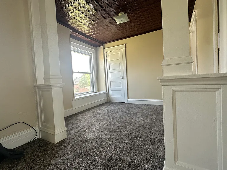 565 Thompson St #B — Photo 8