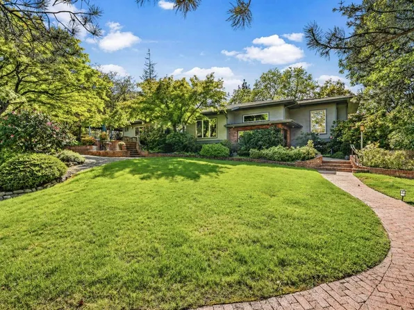 903 Pinecrest Ter, Ashland, OR 97520