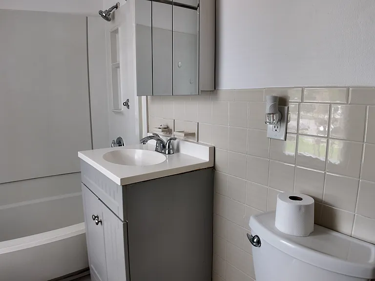 27 Salem St #2 — Photo 12