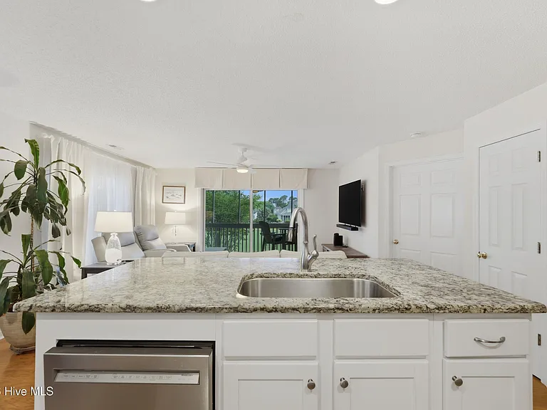 3350 Club Villas Dr #1103 — Photo 9