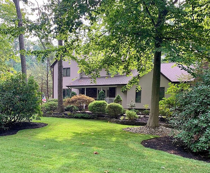 11 Oakmont Ave

