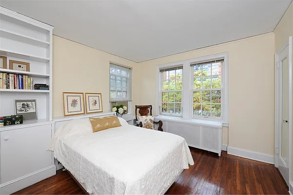 Sold by Douglas Elliman | media 14