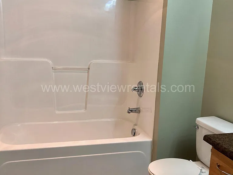 200 E Maple St — Photo 339