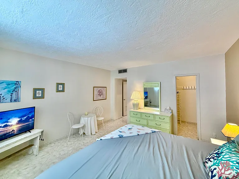 4250 Galt Ocean Dr #14T — Photo 54