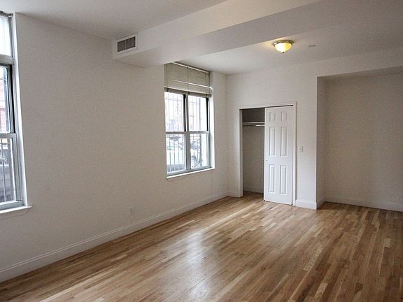 2nd image of 47 Maujer St #1AA