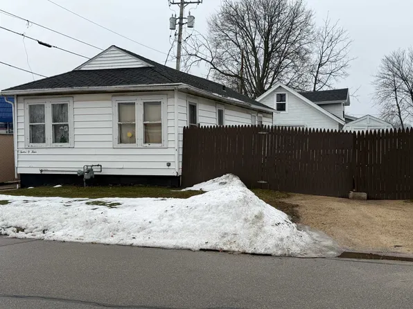1204 Newman St, Janesville, WI 53545