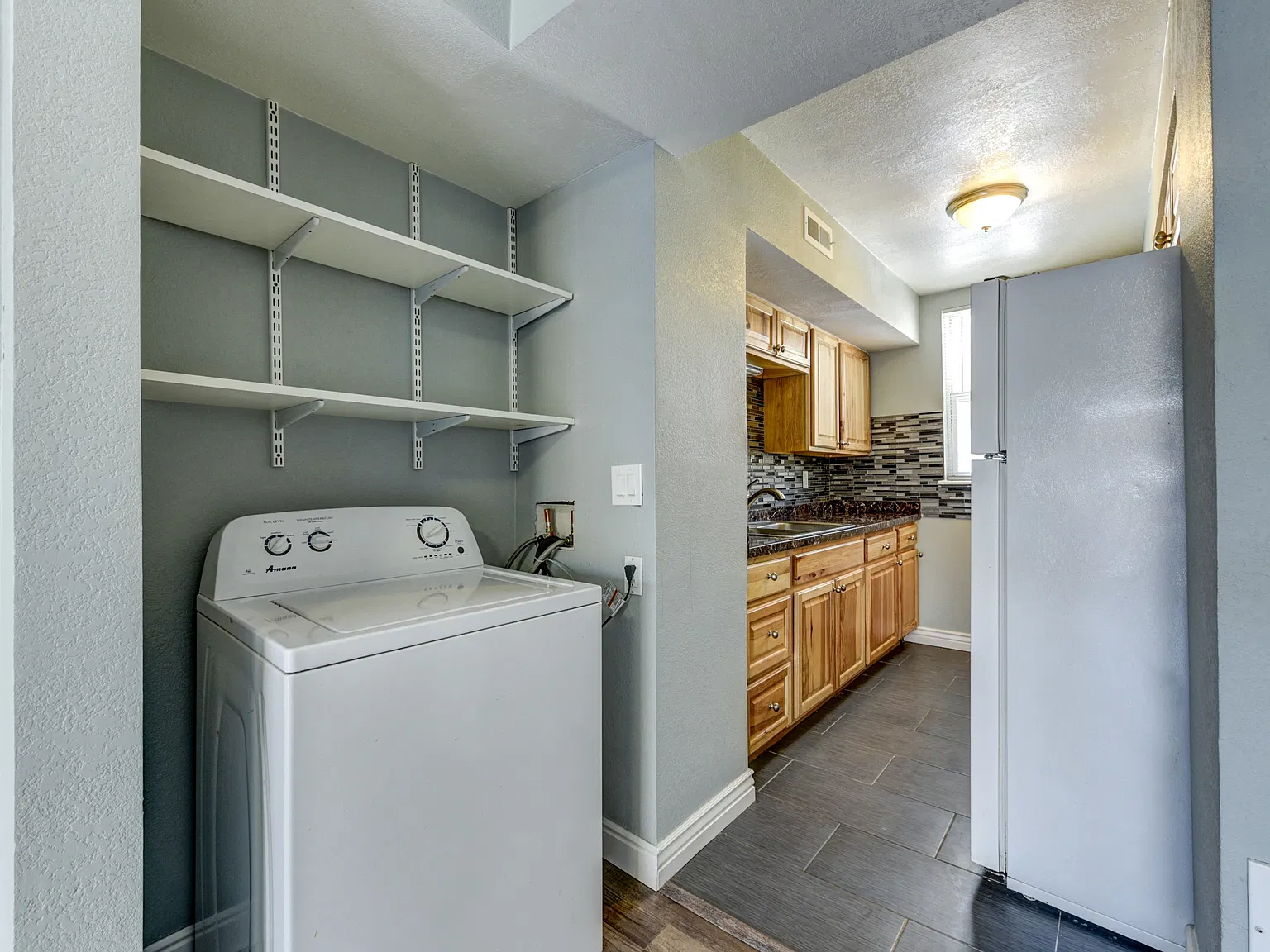 875 Sir Galahad Dr — Photo 4