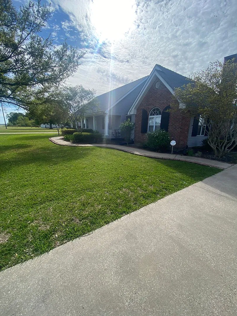 Stunning 3 Bed, 2.5 Bath Home on 2.5 Acres with Inground Pool, Guest Suite, and Outdoor Kitchen i... — Photo 1