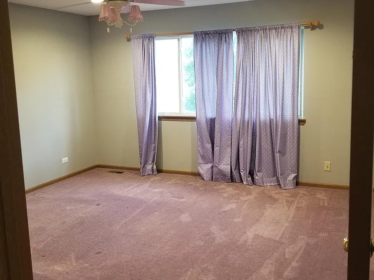 4469 W Roundstone Way — Photo 6