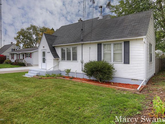 2nd image of 1220 Plymouth Ave NE