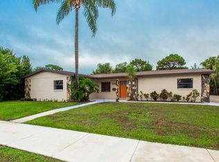 8425 Jacaranda Ave, Seminole, FL 33777