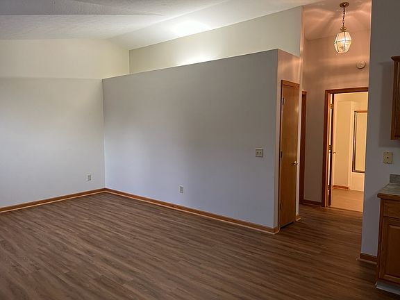 3rd image of 808 Ryan Rd APT 12