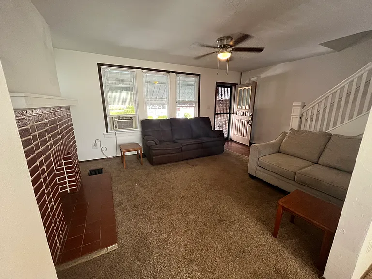 3264 Parkview Ave — Photo 7