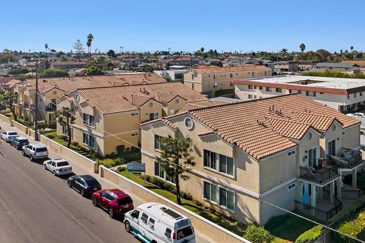 Rancho Coronado Condos — Photo 1