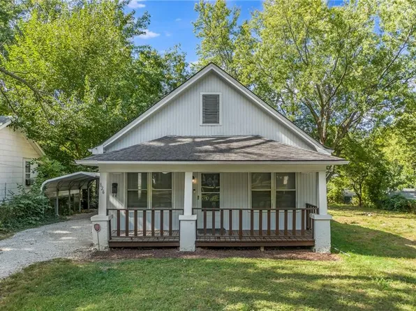 826 S Cedar Ave, Independence, MO 64053