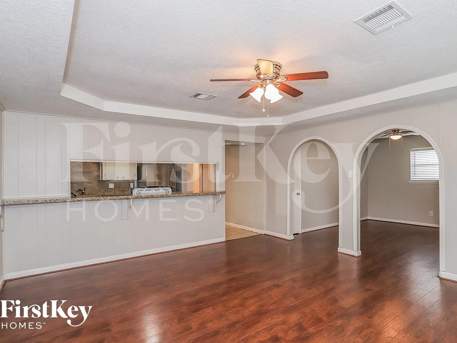 3 bed, 2.0 bath, 1405 sqft, $1,850 — Photo 3