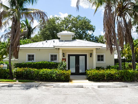 4th image of 3902 SABAL Way