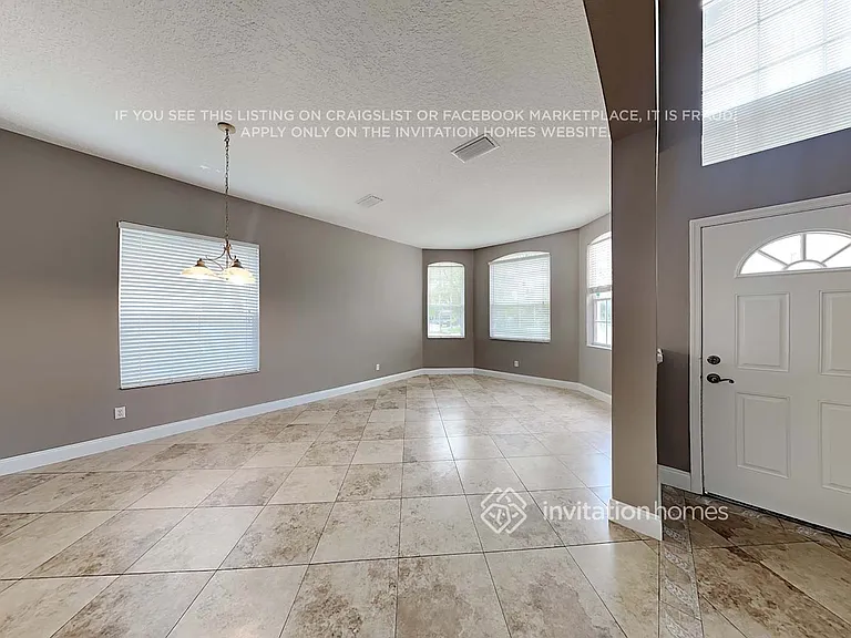 9761 Oak Crest Rd — Photo 4