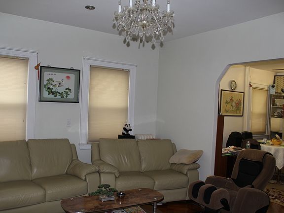 5th image of 2205 E 21st St