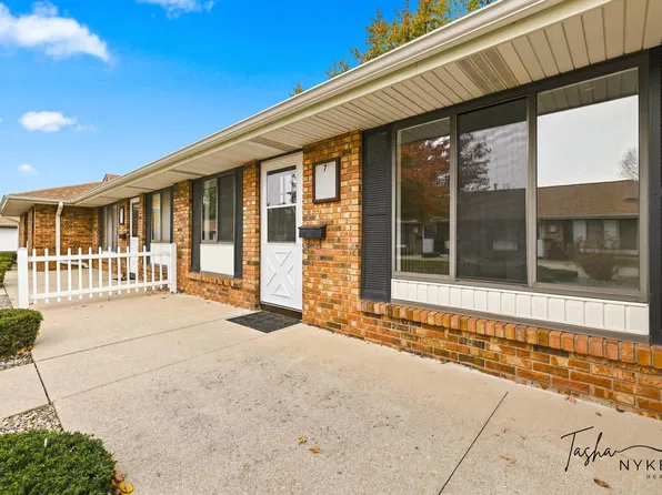 19 Old Mill Dr Unit 7, Holland, MI 49423