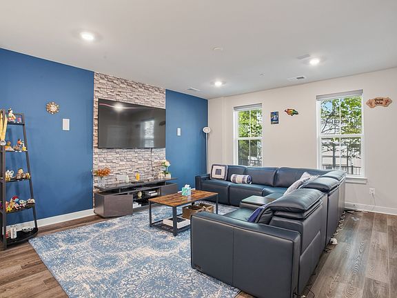 5th image of 2336 Water Promenade Ave Unit 2E