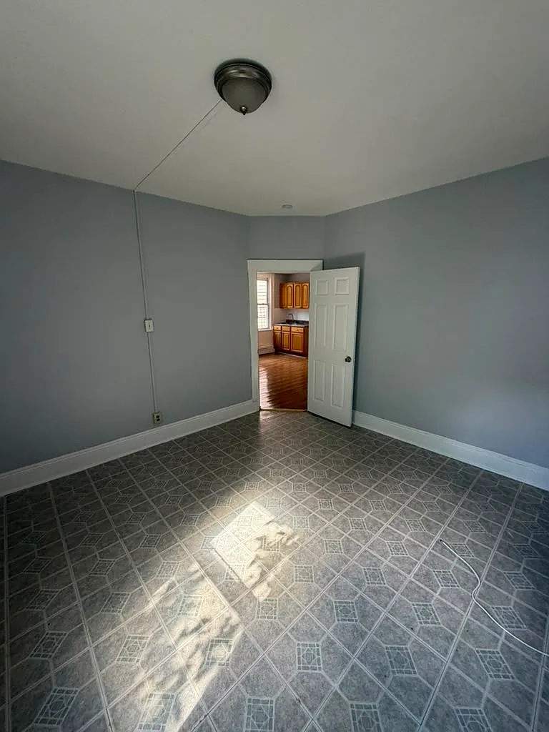 3 bed, $1,950 — Photo 2