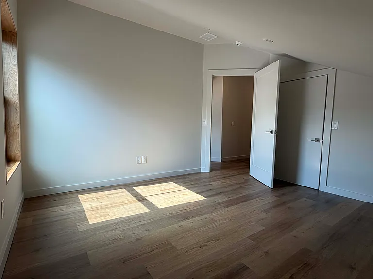 20 W 3rd St #3 — Photo 21