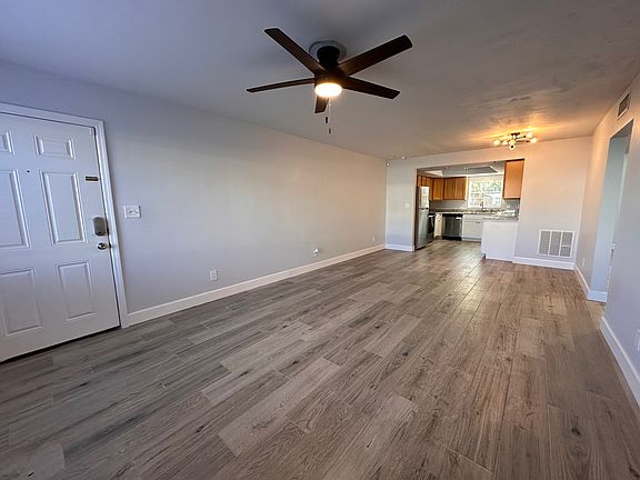 2nd image of 2826 Dupont St S Unit 3