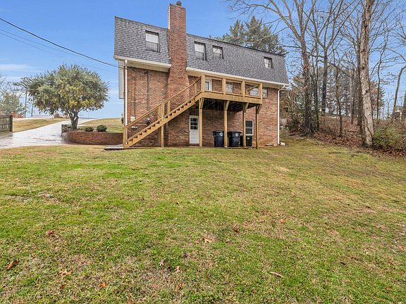 4th image of 1806 Glen Oaks Ter