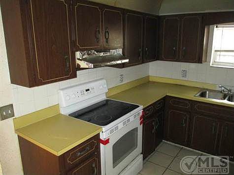4th image of 4430 Anna Ln