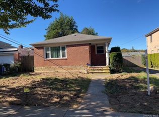 5110 248th St, Douglaston, NY 11362