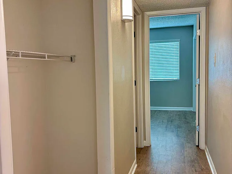 Marine Park Apartments — Photo 48