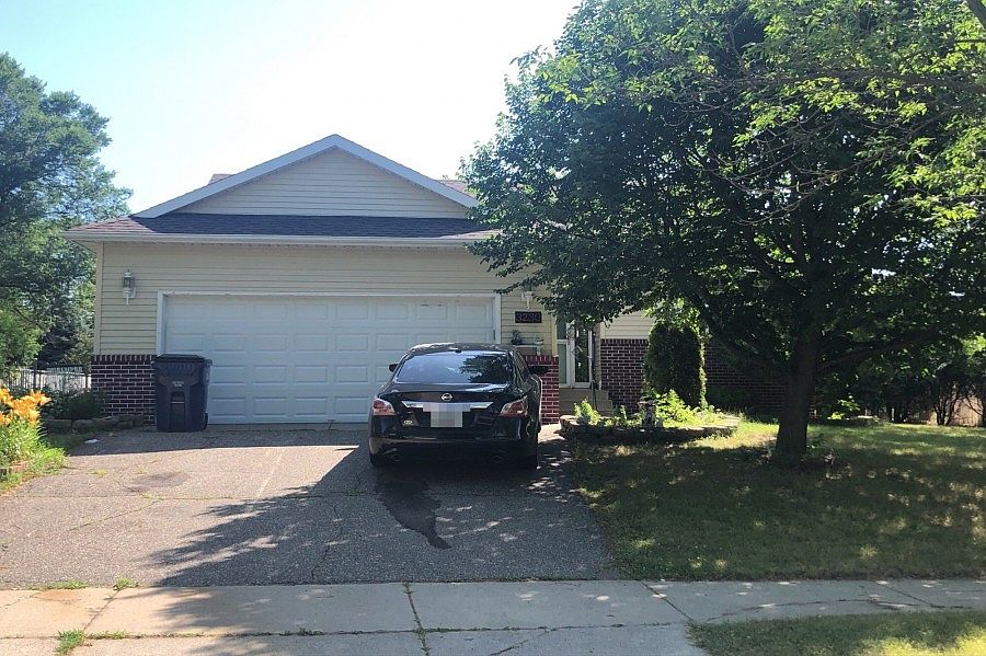 1st image of 3230 15th Ave S