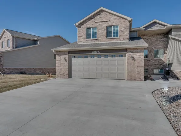 2310 E Plank Cir #A, Appleton, WI 54915