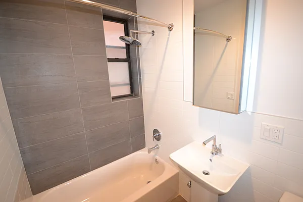 Rented by Bold New York | media 32