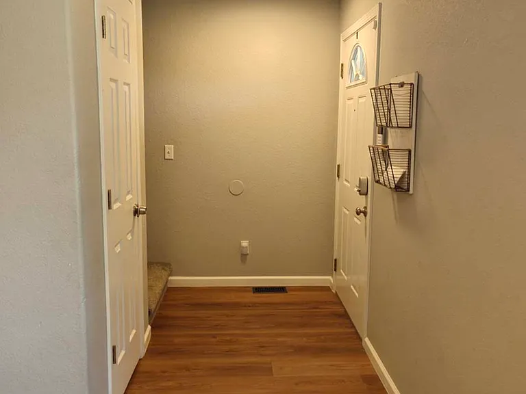 832 Mariposa St — Photo 11