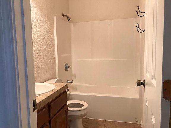 3rd image of 442 Sugar Creek Ln