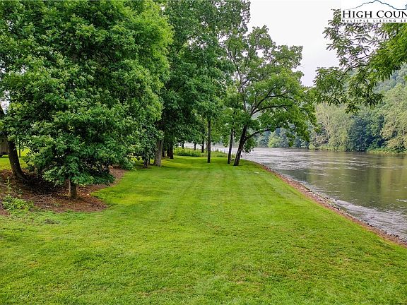 3rd image of 117 Rocky Rapids Lane