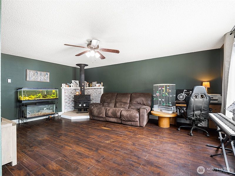 3rd image of 602 S Main Street