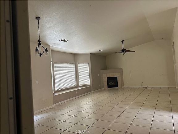 4th image of 692 Gateway Cir