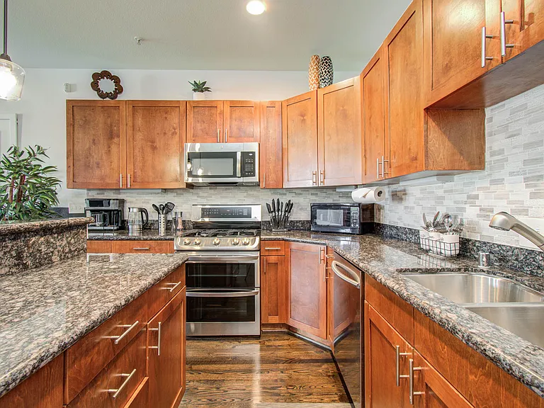 2216 Chenevert St #16 — Photo 9