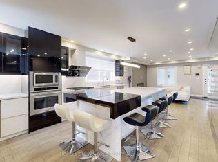 35 Harris Ave #2, Toronto, ON M4C 1P3