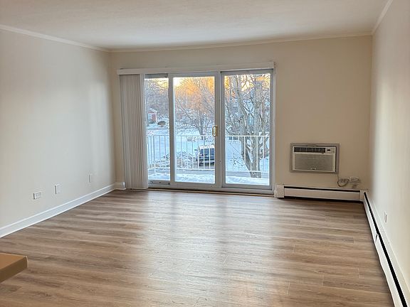 4th image of 5117 Blodgett Ave APT 208W
