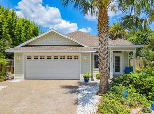 814 Maple St, New Smyrna Beach, FL 32169