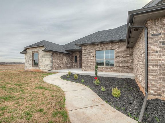 5th image of 8561 Oak Tree Cir