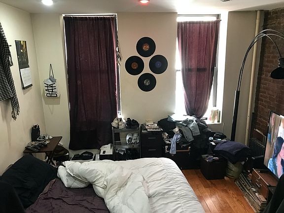 4th image of 206 Avenue B #2