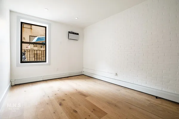 Rented by MNS | media 5