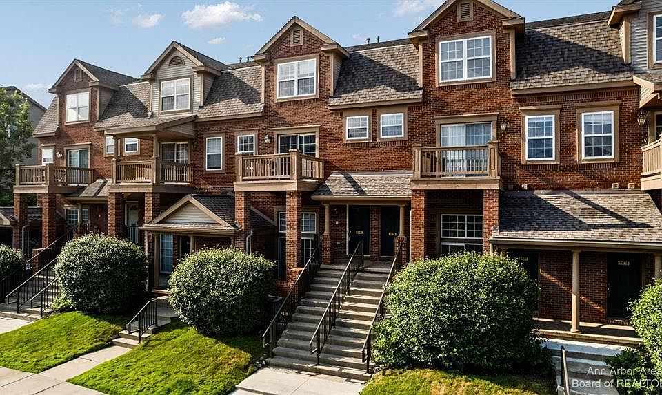 1st image of 2881 Barclay Way